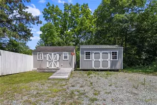 207 Bingham St, Carthage, NC 28327 - Photo 8