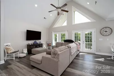 126 Strand Drive, New London, NC 28127 - Photo 4