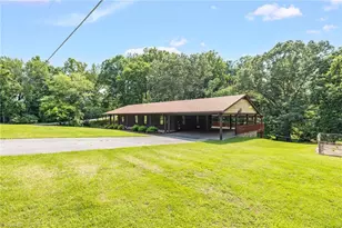 180 Mountain Valley Dr, Eden, NC 27288 - Photo 4