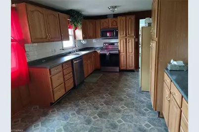 210 Grinton Avenue, Wilkesboro, NC 28697 - Photo 8
