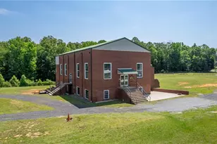 217 E Aiken Rd, Eden, NC 27288 - Photo 8