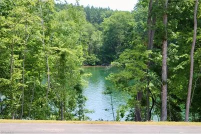 7640 Crossing Ridge Drive, Belews Creek, NC 27009 - Photo 4