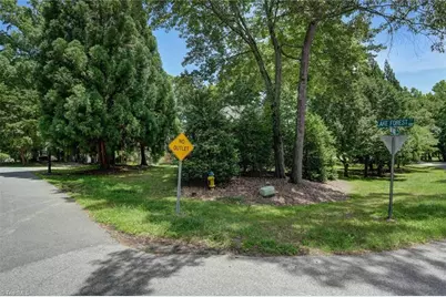 992 Lake Forest Court, Eden, NC 27288 - Photo 4