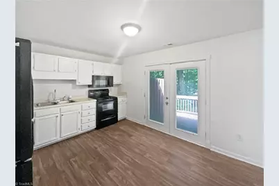 17 Appletree Lane, Greensboro, NC 27455 - Photo 8