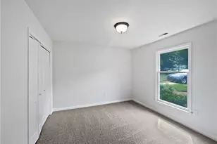 17 Apple Tree Ln, Greensboro, NC 27455 - Photo 6