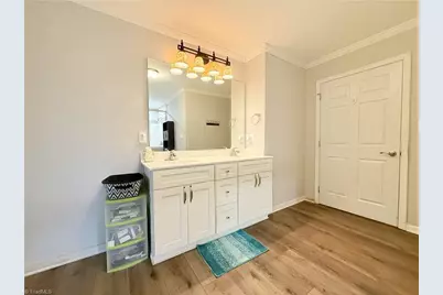 711 E Sunrise Avenue, Thomasville, NC 27360 - Photo 18