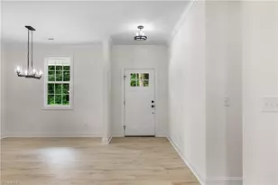 512 Carolina Ave, Yadkinville, NC 27055 - Photo 6