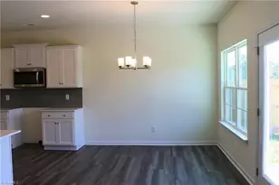 3517 Wilcox Ct, Greensboro, NC 27405 - Photo 2