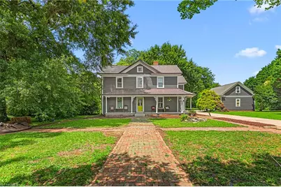 212 Fayetteville Street S, Liberty, NC 27298 - Photo 6