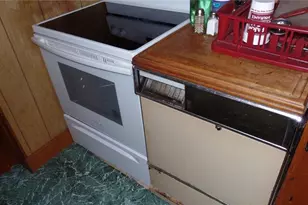 150 Beauty St, Elkin, NC 28621 - Photo 2