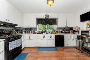 2800 Loch Dr, Winston-Salem, NC 27106 - Photo 10