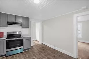 2209 Delta Pl, Greensboro, NC 27406 - Photo 10