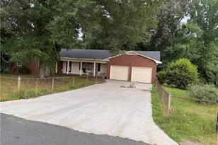 394 Stanleyville Manor Ave, Rural Hall, NC 27045 - Photo 2