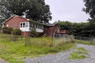 394 Stanleyville Manor Ave, Rural Hall, NC 27045 - Photo 4