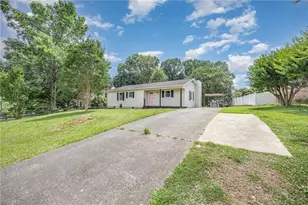 1018 Sequoia Dr, Lewisville, NC 27023 - Photo 4