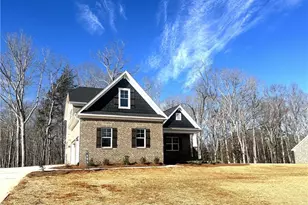 4029 Estate Dr, Lewisville, NC 27023 - Photo 2