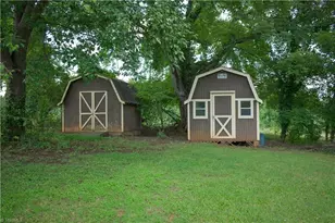 112 Balcony Ln, Mount Airy, NC 27030 - Photo 4