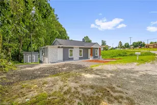 971 Willow St, Reidsville, NC 27320 - Photo 2