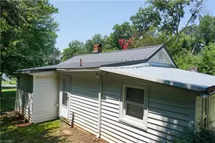 4203 Dellwood Dr, Winston-Salem, NC 27105 - Photo 4