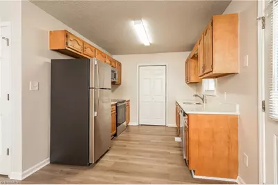 107 Layton Way, Thomasville, NC 27360 - Photo 6