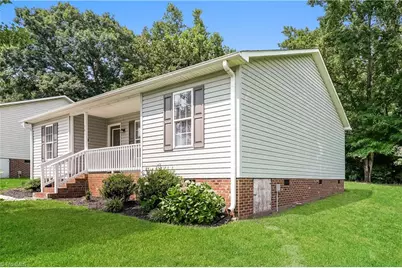 107 Layton Way, Thomasville, NC 27360 - Photo 2