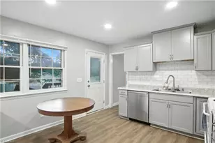 5406 Lawndale Dr, Greensboro, NC 27455 - Photo 10