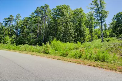 000 Harborgate Drive, Denton, NC 27239 - Photo 4