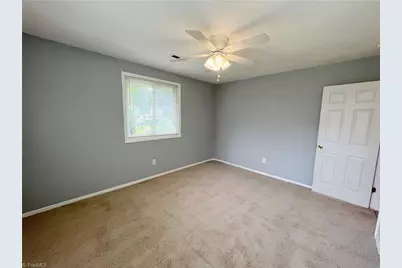 2304 Madre Place, Greensboro, NC 27406 - Photo 8