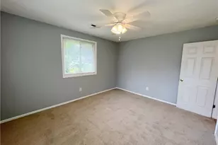 2304 Madre Pl, Greensboro, NC 27406 - Photo 8