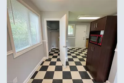 2304 Madre Place, Greensboro, NC 27406 - Photo 6