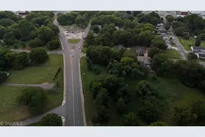 402 Martin Luther King Jr Boulevard, Lexington, NC 27292 - Photo 14