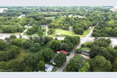 402 Martin Luther King Jr Boulevard, Lexington, NC 27292 - Photo 32
