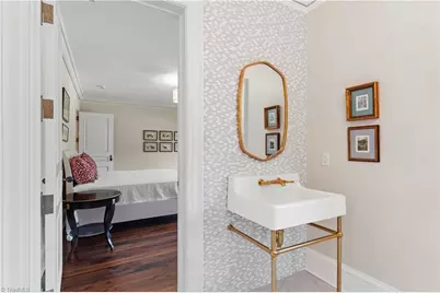 301 Wentworth Drive, Greensboro, NC 27408 - Photo 32