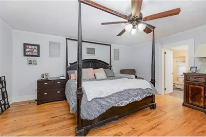 334 E Swannanoa Avenue, Liberty, NC 27298 - Photo 14