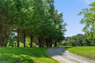 3433 Rolling Rd, High Point, NC 27265 - Photo 4