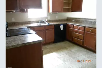 5842 Sunny Ridge Trail, Clemmons, NC 27012 - Photo 2