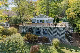 924 Balsam Dr, Newland, NC 28657 - Photo 1