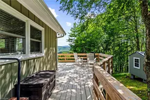 924 Balsam Dr, Newland, NC 28657 - Photo 34