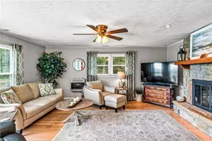 924 Balsam Dr, Newland, NC 28657 - Photo 8