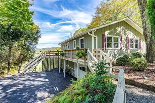 924 Balsam Dr, Newland, NC 28657 - Photo 4