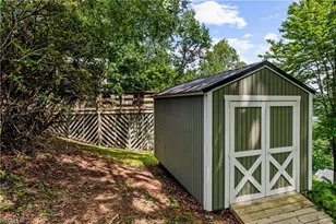 924 Balsam Dr, Newland, NC 28657 - Photo 38