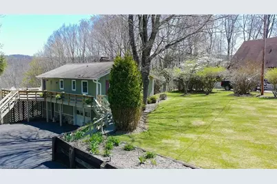 924 Balsam Drive, Newland, NC 28657 - Photo 2