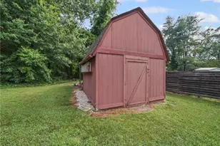 3471 Greentree Acres Rd, Valdese, NC 28690 - Photo 4