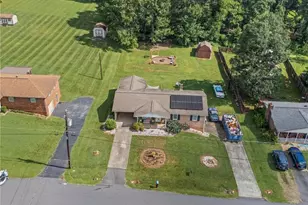 3471 Greentree Acres Rd, Valdese, NC 28690 - Photo 2