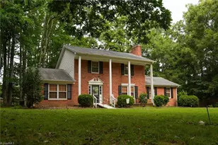 19 Edinborough Ct, Greensboro, NC 27406 - Photo 2