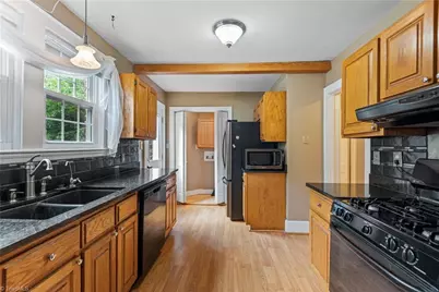 800 Brent Street, Winston-Salem, NC 27103 - Photo 10