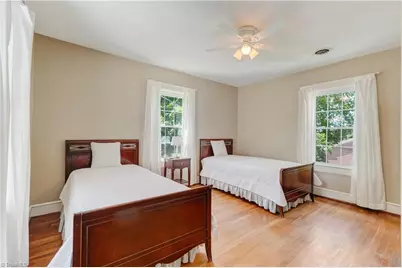 17 E Main Street, Thomasville, NC 27360 - Photo 44