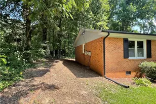 1611 Beaucrest Ave, High Point, NC 27265 - Photo 2