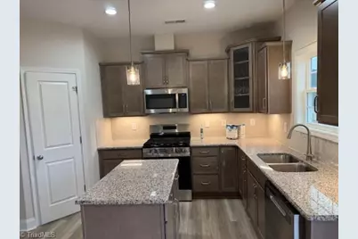 3719 Contimental Square #370, Kernersville, NC 27284 - Photo 4