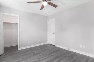 30 Forsyth St, Thomasville, NC 27360 - Photo 16